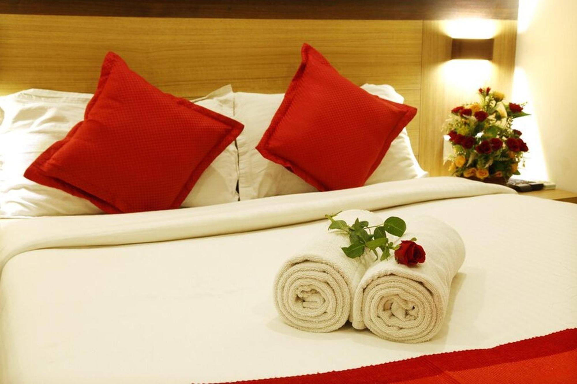 Prayana Hotels Kochi Dış mekan fotoğraf