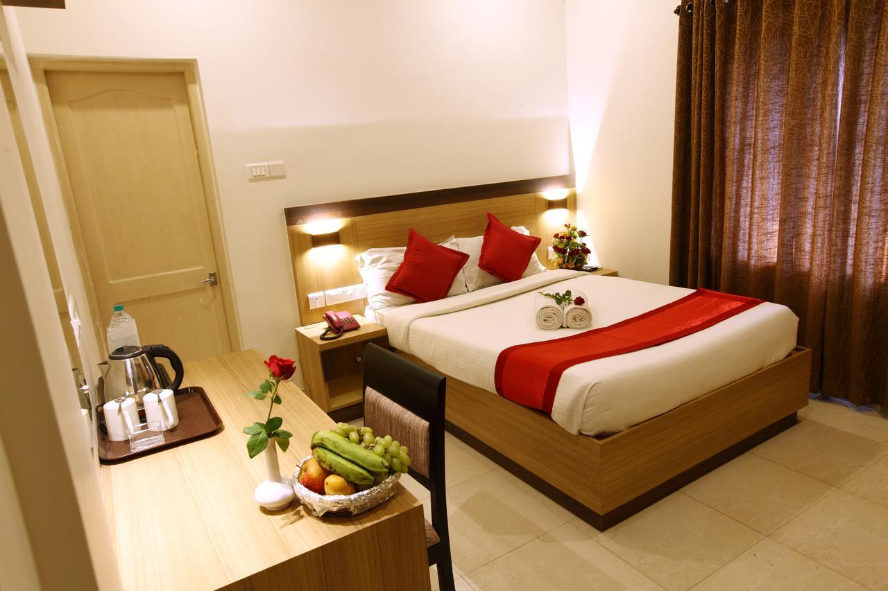 Prayana Hotels Kochi Dış mekan fotoğraf